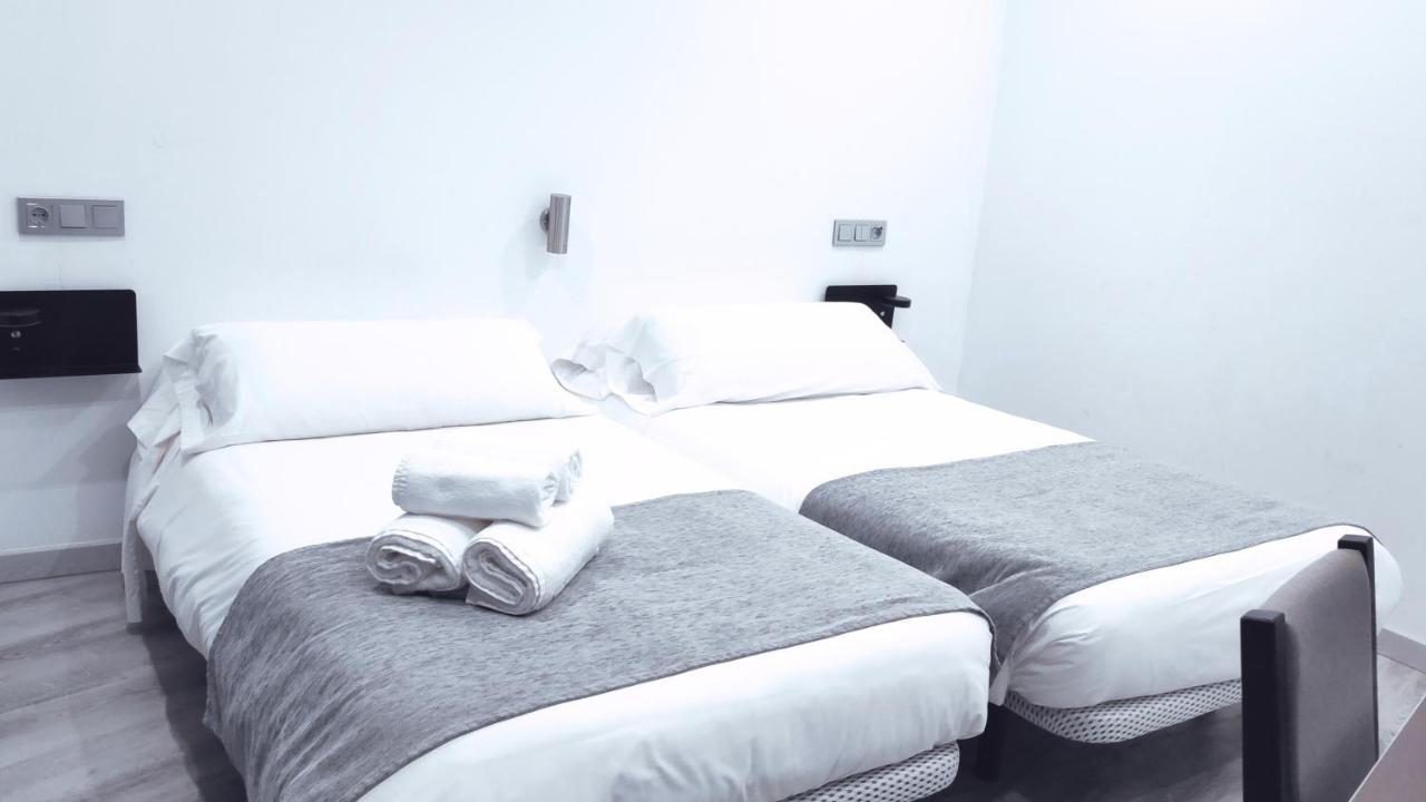 Hostal Dona Isabel Majadahonda Εξωτερικό φωτογραφία
