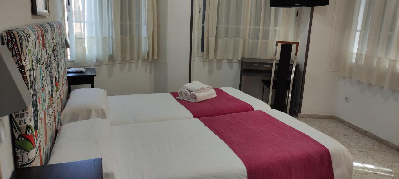 Hostal Dona Isabel Majadahonda Εξωτερικό φωτογραφία