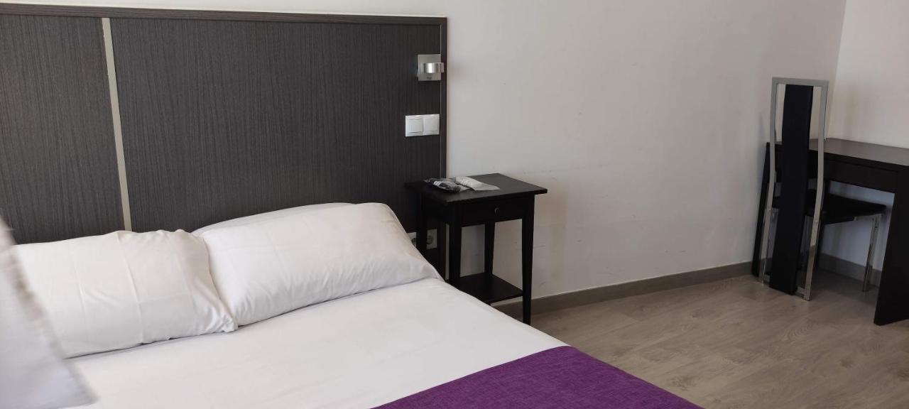Hostal Dona Isabel Majadahonda Εξωτερικό φωτογραφία