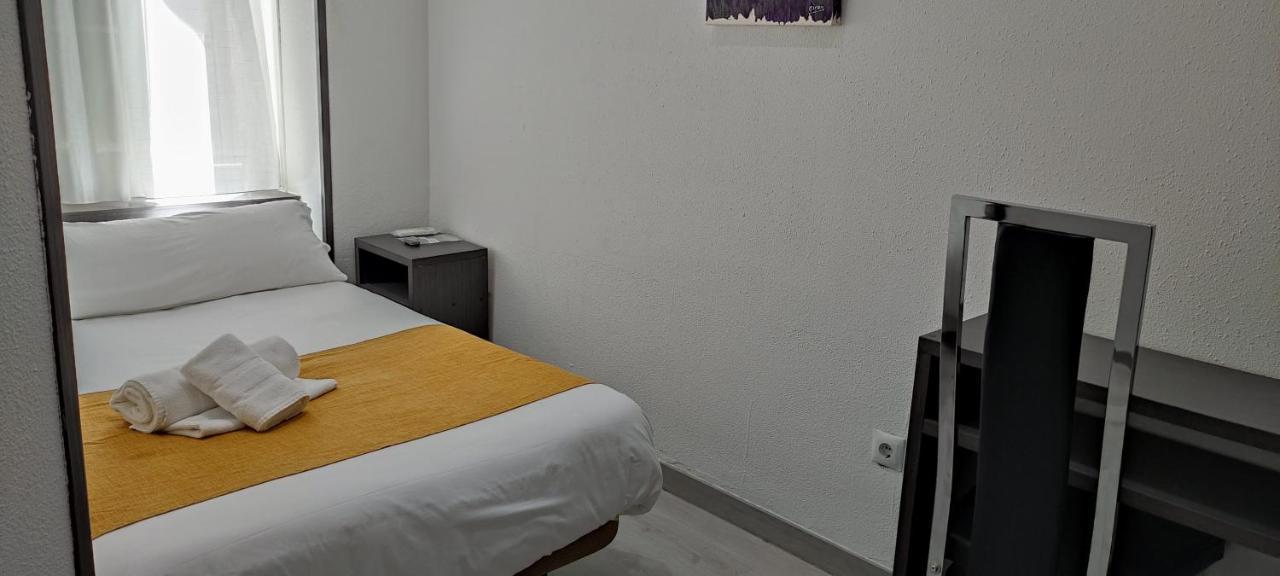 Hostal Dona Isabel Majadahonda Εξωτερικό φωτογραφία