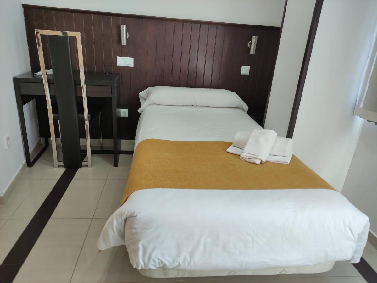 Hostal Dona Isabel Majadahonda Εξωτερικό φωτογραφία
