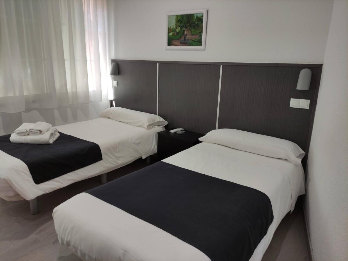 Hostal Dona Isabel Majadahonda Εξωτερικό φωτογραφία