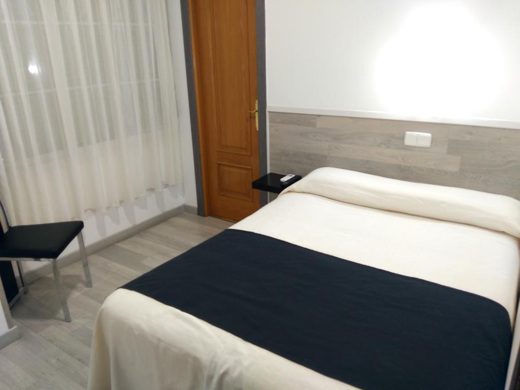 Hostal Dona Isabel Majadahonda Εξωτερικό φωτογραφία