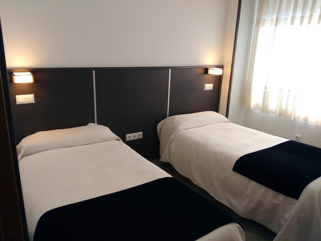 Hostal Dona Isabel Majadahonda Εξωτερικό φωτογραφία
