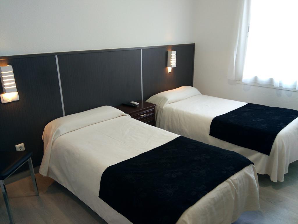 Hostal Dona Isabel Majadahonda Εξωτερικό φωτογραφία
