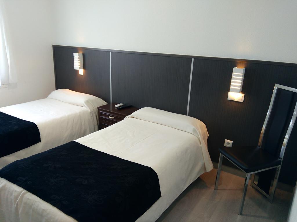 Hostal Dona Isabel Majadahonda Εξωτερικό φωτογραφία