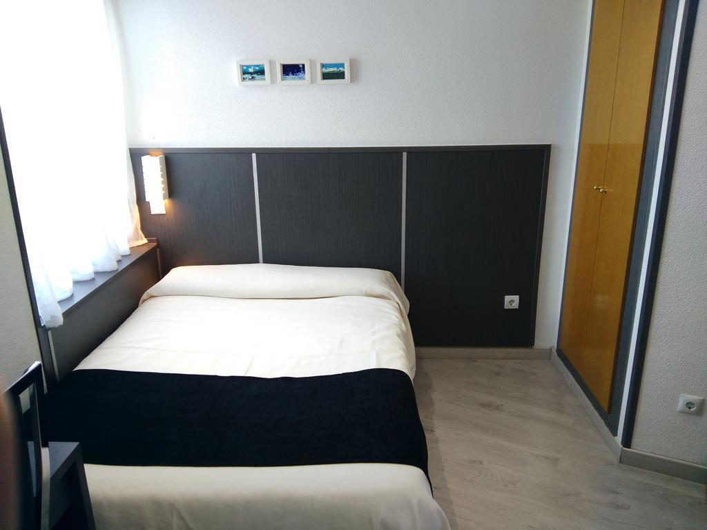 Hostal Dona Isabel Majadahonda Εξωτερικό φωτογραφία