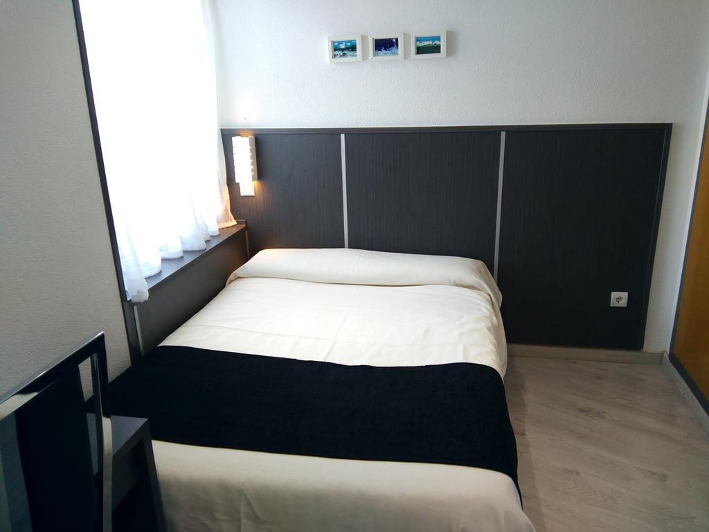 Hostal Dona Isabel Majadahonda Εξωτερικό φωτογραφία