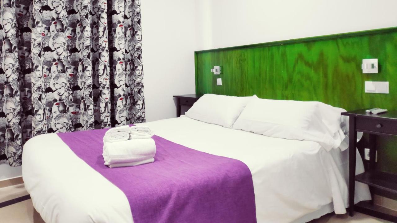 Hostal Dona Isabel Majadahonda Εξωτερικό φωτογραφία