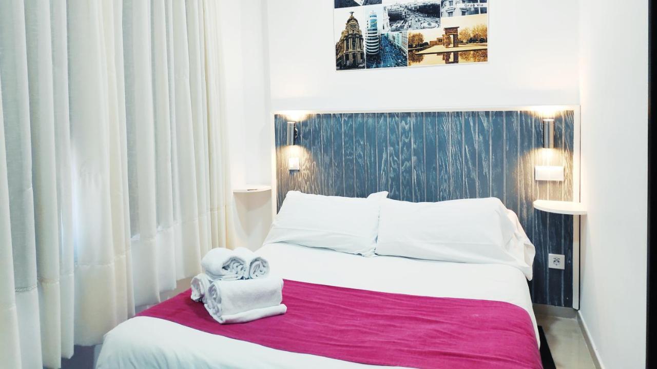 Hostal Dona Isabel Majadahonda Εξωτερικό φωτογραφία
