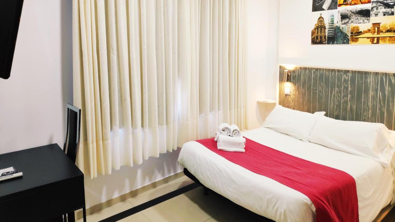 Hostal Dona Isabel Majadahonda Εξωτερικό φωτογραφία